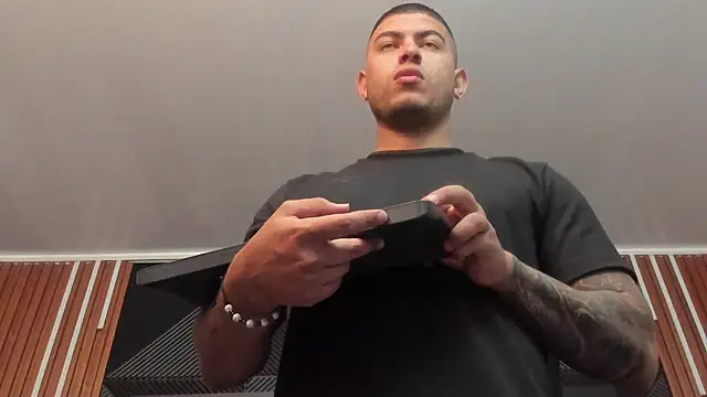 marco garciia  online show from October 24, 2025, 11:12 pm