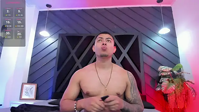 marco garciia  online show from November 18, 2025, 11:15 pm