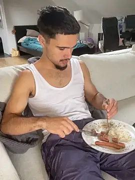 los freaky online show from October 7, 2025, 10:12 am