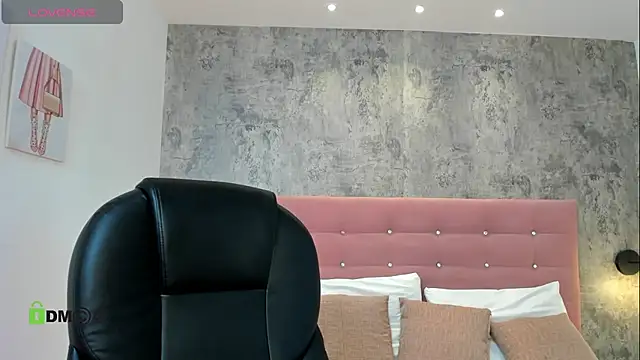 brithanycollins online show from October 7, 2025, 12:35 pm