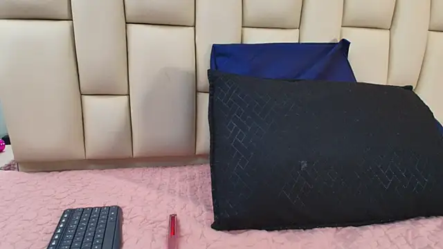 sweet amye online show from November 21, 2025, 7:12 pm