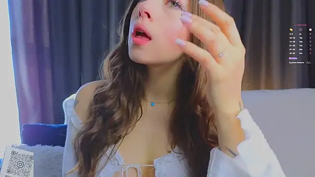 Snapshot of VirginiaHouston chatting on November 1, 2025, 6:04 am VirginiaHouston online show from November 1, 2025, 6:04 am