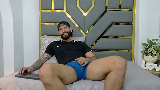 yorbymaxx online show from October 16, 2025, 2:51 pm