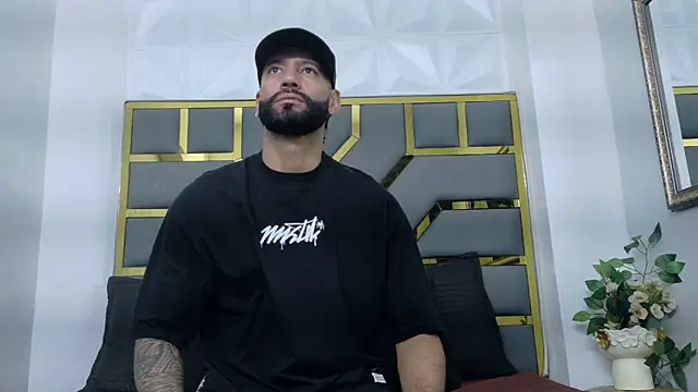 yorbymaxx online show from December 18, 2025, 2:56 pm