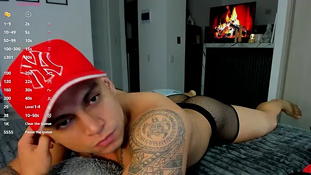 Nicolasmontoya16 online show from November 8, 2025, 11:47 pm