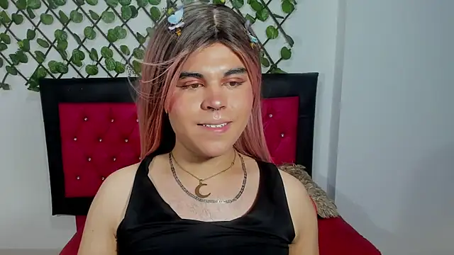 Snapshot of Lady_Evelynn chatting on October 4, 2025, 7:06 am Lady Evelynn online show from October 4, 2025, 7:06 am