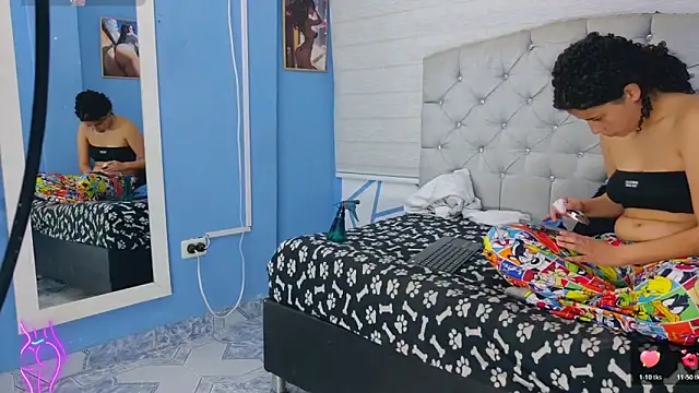 Emily J18 online show from November 6, 2025, 2:40 pm