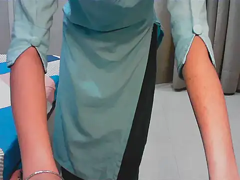 elize   online show from September 30, 2025, 4:39 am