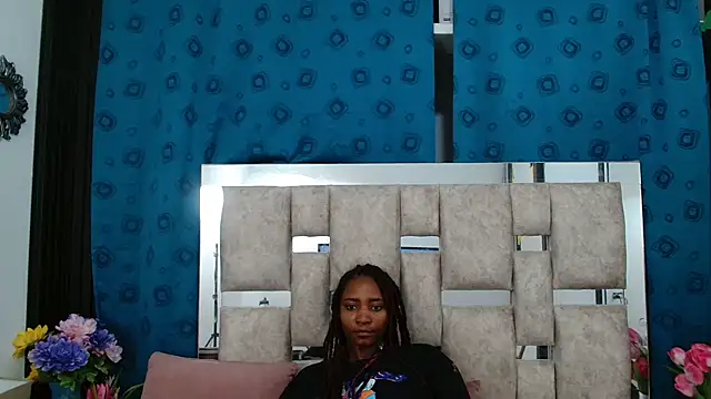 AmbarSmit online show from November 6, 2025, 7:04 pm