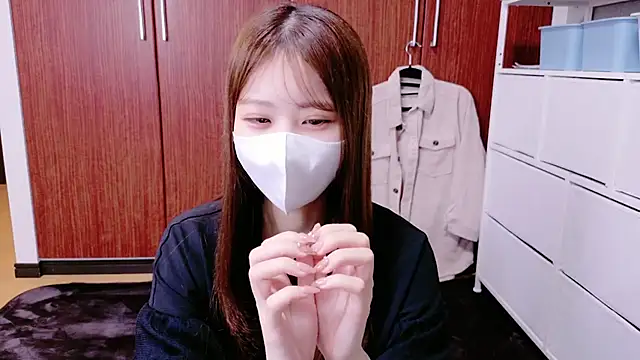 Snapshot of Ema_o0_chan chatting on October 8, 2025, 10:35 am Ema o0 chan online show from October 8, 2025, 10:35 am