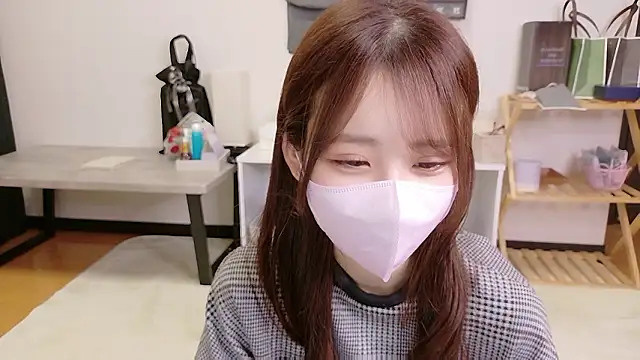 Snapshot of Ema_o0_chan chatting on November 18, 2025, 6:18 am Ema o0 chan online show from November 18, 2025, 6:18 am