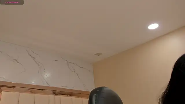 julieta rosee online show from December 19, 2025, 9:33 pm