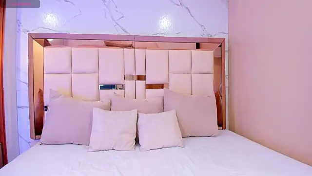 julieta rosee online show from February 10, 2026, 10:25 pm