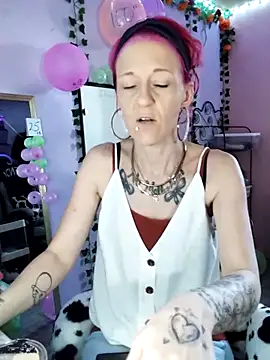 Purple2StayThnxx online show from October 10, 2025, 12:59 pm