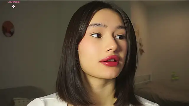 ViolaVow online show from November 6, 2025, 4:57 am