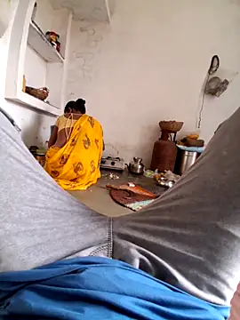 RAYI Queen 3 online show from October 26, 2025, 3:34 am