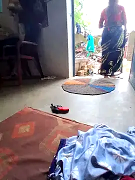 RAYI Queen 3 online show from October 30, 2025, 4:03 am