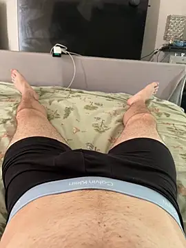 naughtycoupl98 online show from April 14, 2026, 2:01 pm