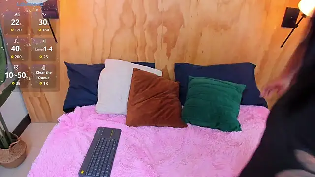 Snapshot of milavega_ chatting on October 2, 2025, 12:23 pm milavega online show from October 2, 2025, 12:23 pm