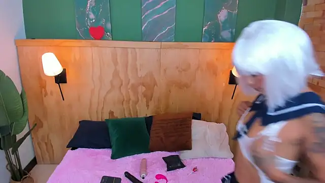 Snapshot of milavega_ chatting on October 8, 2025, 12:25 pm milavega online show from October 8, 2025, 12:25 pm