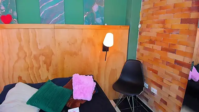 Snapshot of milavega_ chatting on October 14, 2025, 12:06 pm milavega online show from October 14, 2025, 12:06 pm