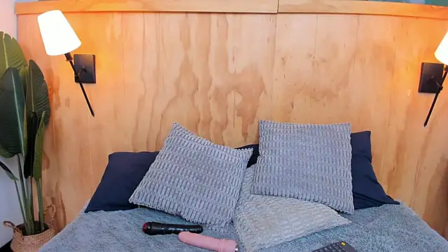 Snapshot of milavega_ chatting on October 27, 2025, 12:20 pm milavega online show from October 27, 2025, 12:20 pm