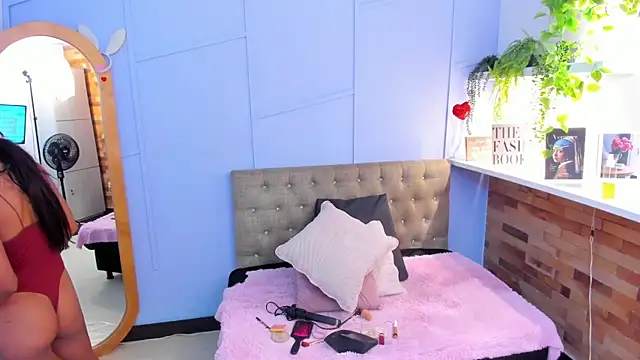 milavega  online show from January 6, 2026, 2:10 pm