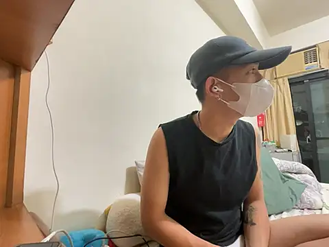 boyjoe10 online show from April 13, 2026, 3:17 pm