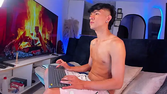 Snapshot of Steven_baby69 chatting on October 2, 2025, 12:50 am Steven baby69 online show from October 2, 2025, 12:50 am