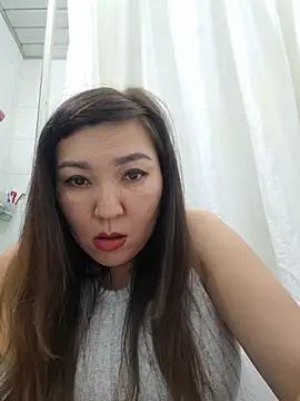 Snapshot of HellaWerlous chatting on March 18, 2026, 5:05 pm HellaWerlous online show from March 18, 2026, 5:05 pm