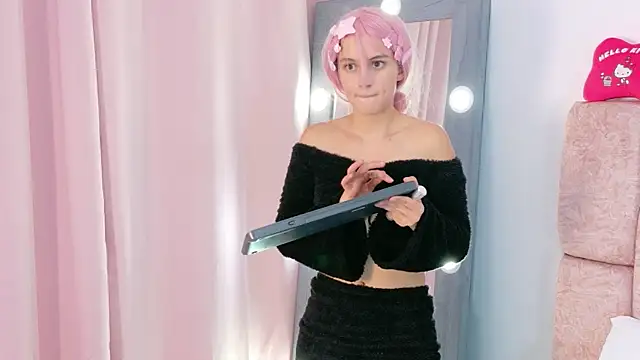 Snapshot of LolaYun chatting on November 13, 2025, 9:03 pm LolaYun online show from November 13, 2025, 9:03 pm