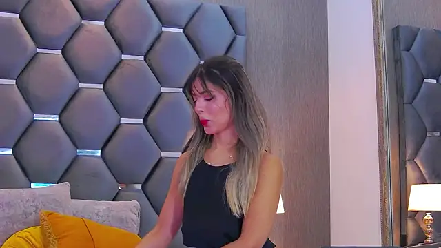 BlaireParker online show from October 19, 2025, 12:17 pm