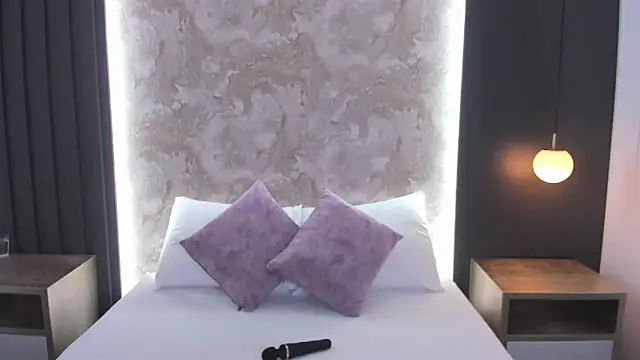 saliha pinky online show from October 14, 2025, 2:23 am