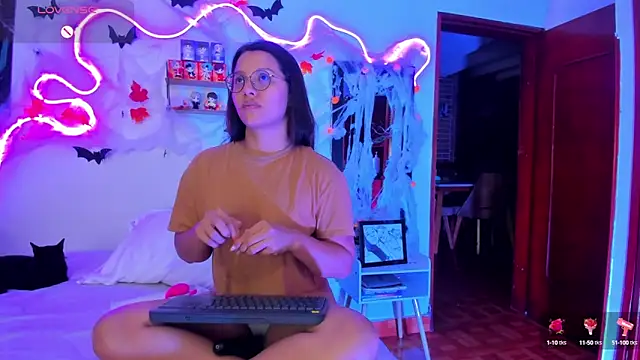 Dilan and Mia online show from October 13, 2025, 8:14 am