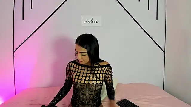 MiahCornell  online show from October 1, 2025, 8:04 pm