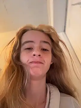 SeccySerena online show from February 17, 2026, 3:08 pm