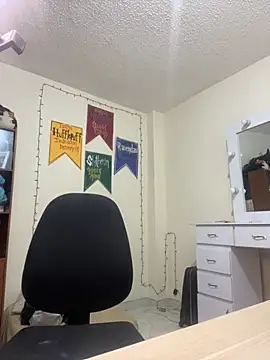 Sallem Pink online show from October 1, 2025, 11:38 am