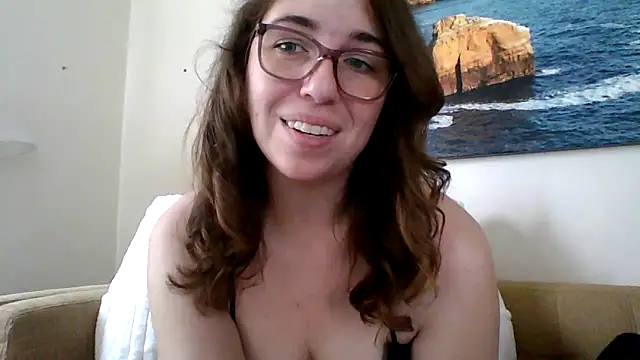 sweetsocalgirl online show from April 12, 2026, 7:19 pm