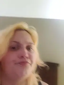 Jynxthefoxyfuck online show from November 7, 2025, 7:25 pm