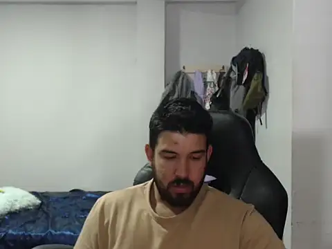 Axel11113 online show from October 20, 2025, 4:02 am