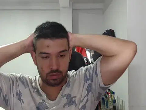 Axel11113 online show from November 5, 2025, 3:17 am