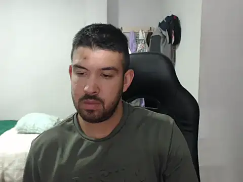 Axel11113 online show from November 12, 2025, 2:34 am