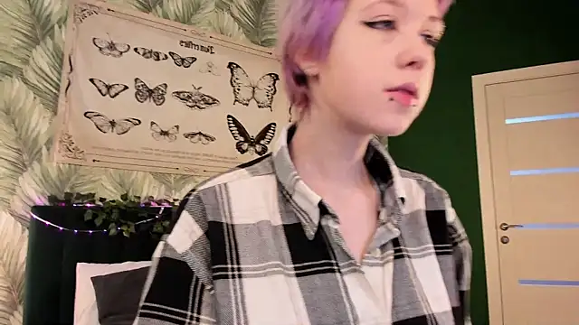 CarolineRichter online show from November 12, 2025, 2:45 am