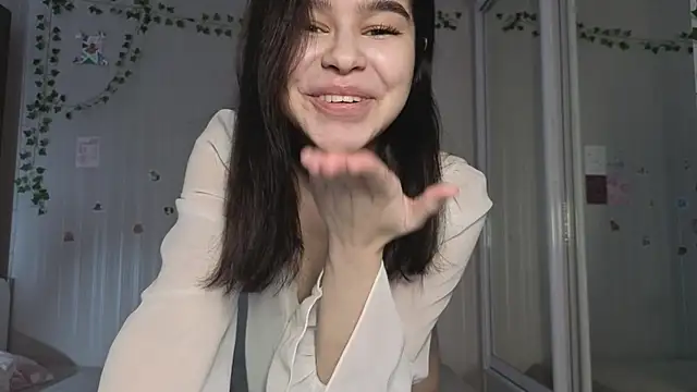 sladkoezzzka online show from October 27, 2025, 6:23 pm