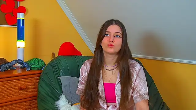 Snapshot of JessicaJewells chatting on February 15, 2026, 6:21 am JessicaJewells online show from February 15, 2026, 6:21 am