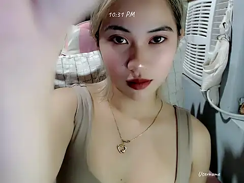 Rainea149 online show from November 30, 2025, 2:32 pm