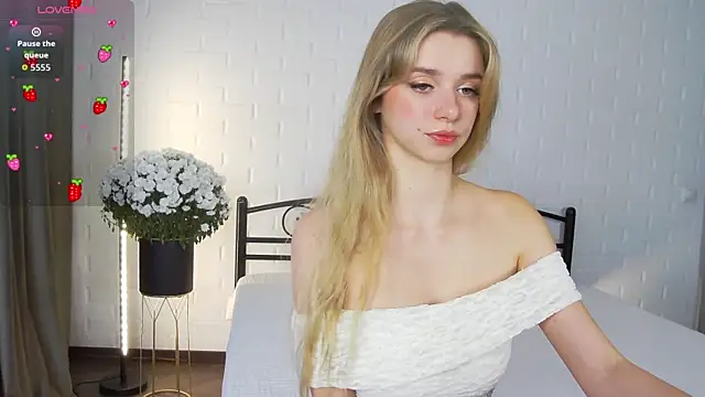 KelsiWest online show from October 30, 2025, 2:18 pm