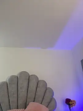 emma-conti2 online show from October 29, 2025, 1:35 pm