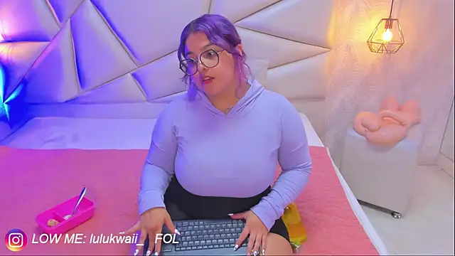 lulukawai16 online show from September 30, 2025, 7:19 pm