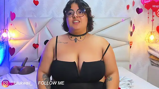 lulukawai16 online show from February 19, 2026, 7:21 pm